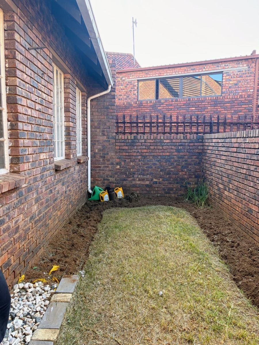 2 Bedroom Property for Sale in Forest Hill Gauteng
