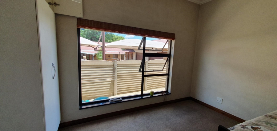 To Let 2 Bedroom Property for Rent in New Redruth Gauteng