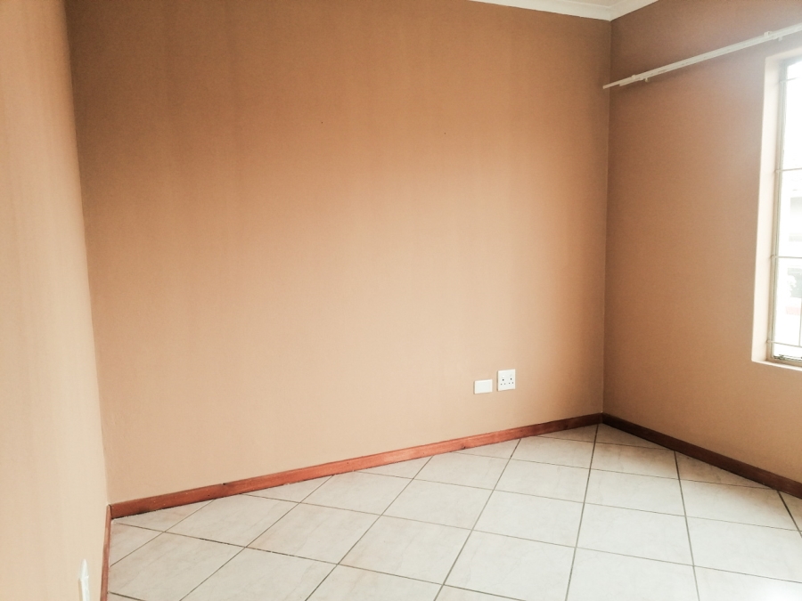 2 Bedroom Property for Sale in Florida Glen Gauteng