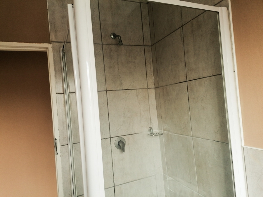 2 Bedroom Property for Sale in Florida Glen Gauteng