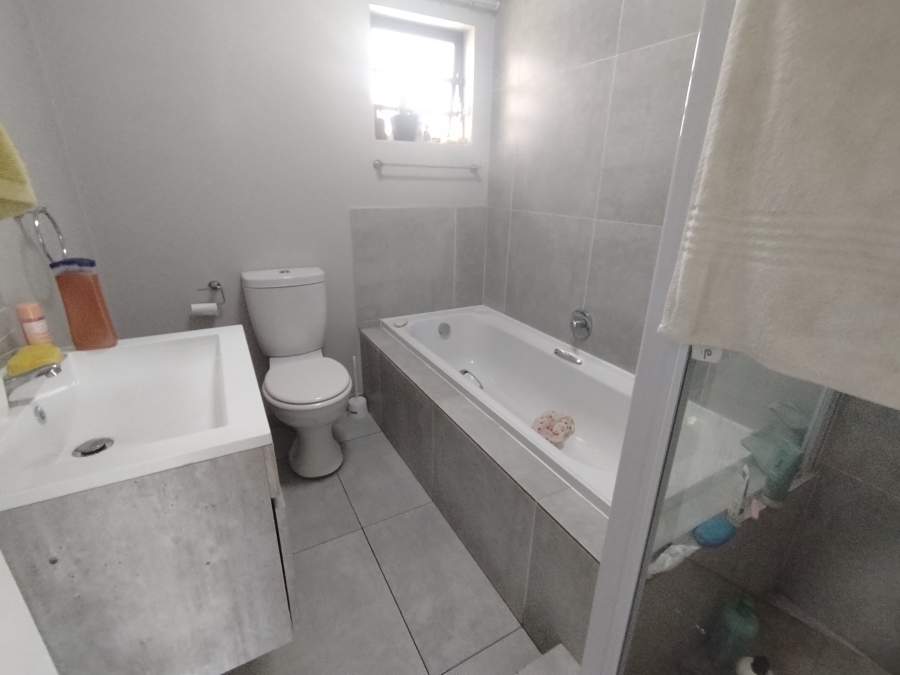 2 Bedroom Property for Sale in Ravenswood Gauteng