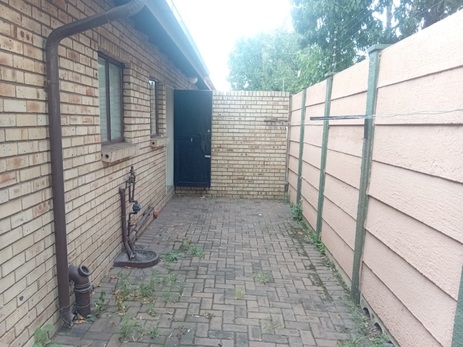 2 Bedroom Property for Sale in Vanderbijlpark CW 3 Gauteng