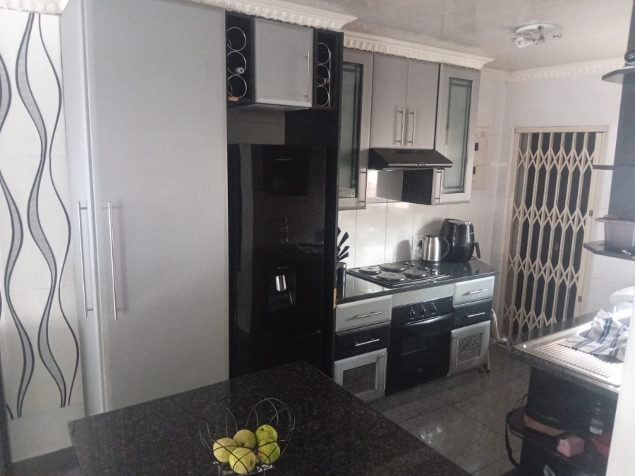 2 Bedroom Property for Sale in Vanderbijlpark CW 3 Gauteng