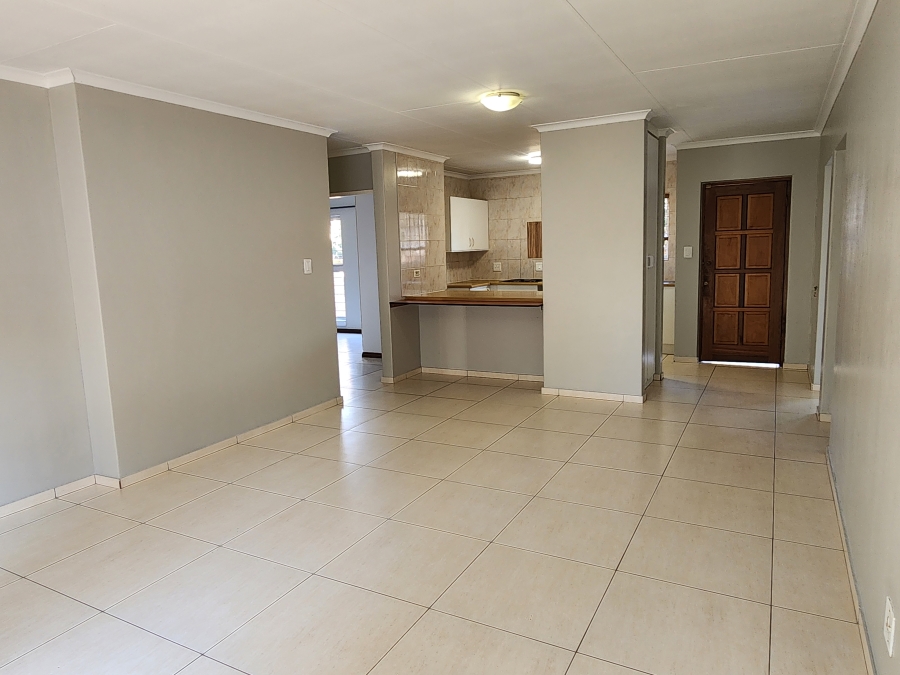 3 Bedroom Property for Sale in Die Hoewes Gauteng
