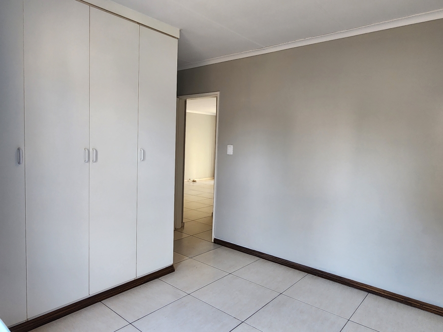 3 Bedroom Property for Sale in Die Hoewes Gauteng
