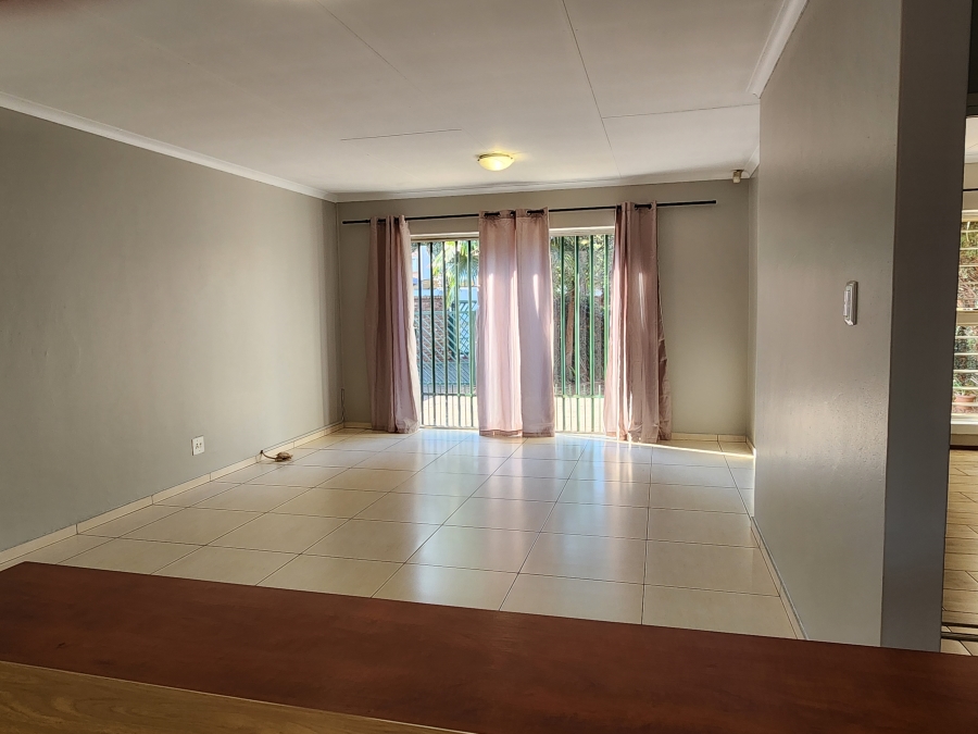 3 Bedroom Property for Sale in Die Hoewes Gauteng