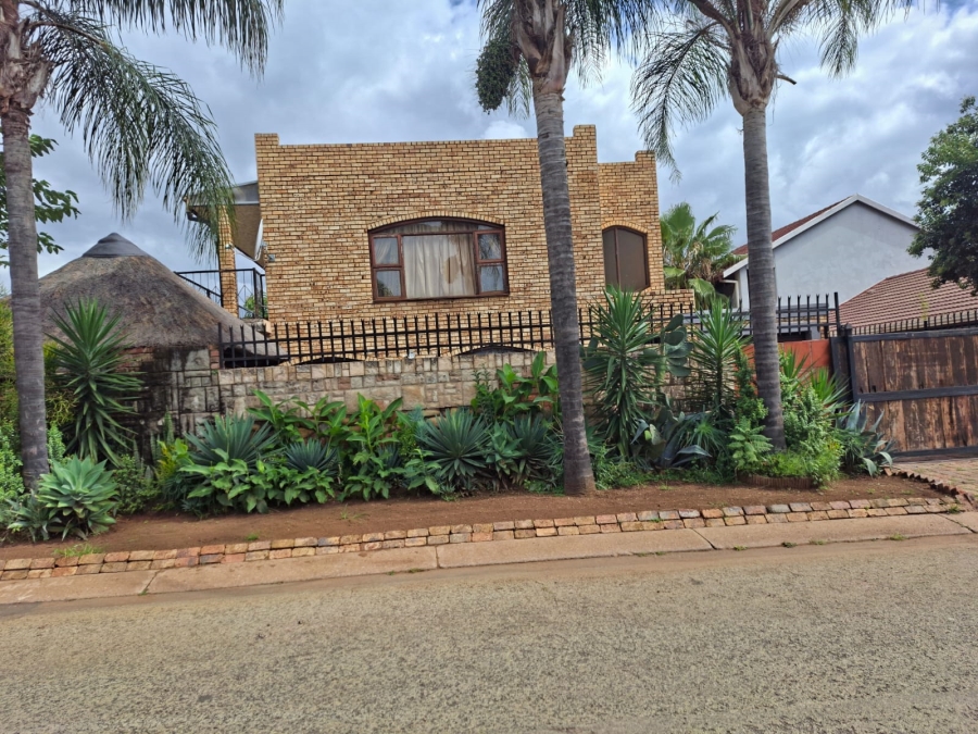 5 Bedroom Property for Sale in Eersterust Gauteng