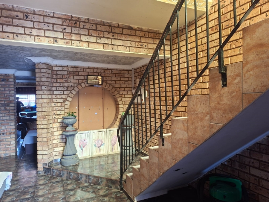 5 Bedroom Property for Sale in Eersterust Gauteng