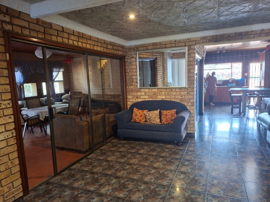 5 Bedroom Property for Sale in Eersterust Gauteng