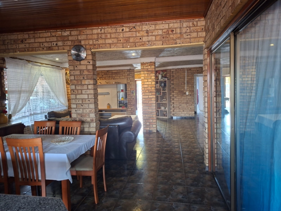 5 Bedroom Property for Sale in Eersterust Gauteng