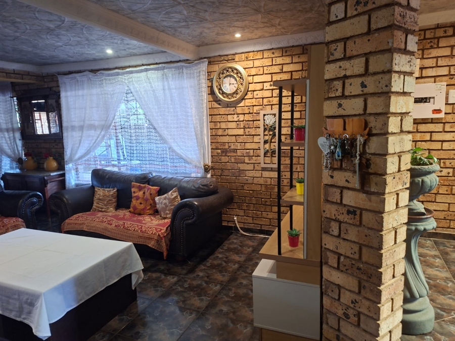 5 Bedroom Property for Sale in Eersterust Gauteng