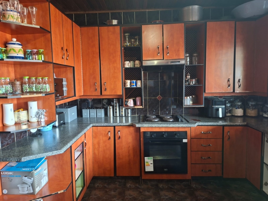 5 Bedroom Property for Sale in Eersterust Gauteng