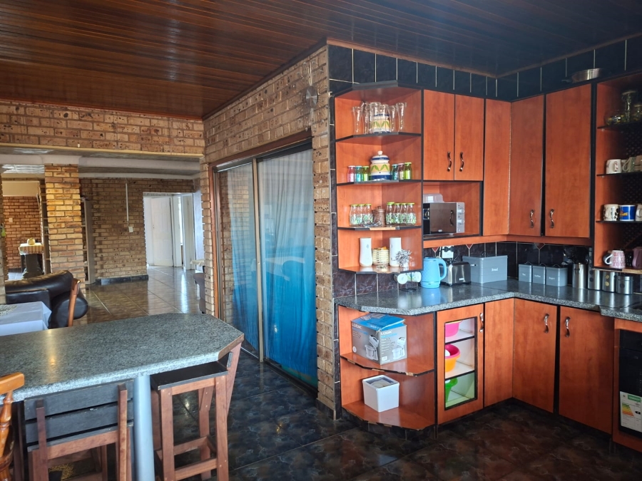 5 Bedroom Property for Sale in Eersterust Gauteng
