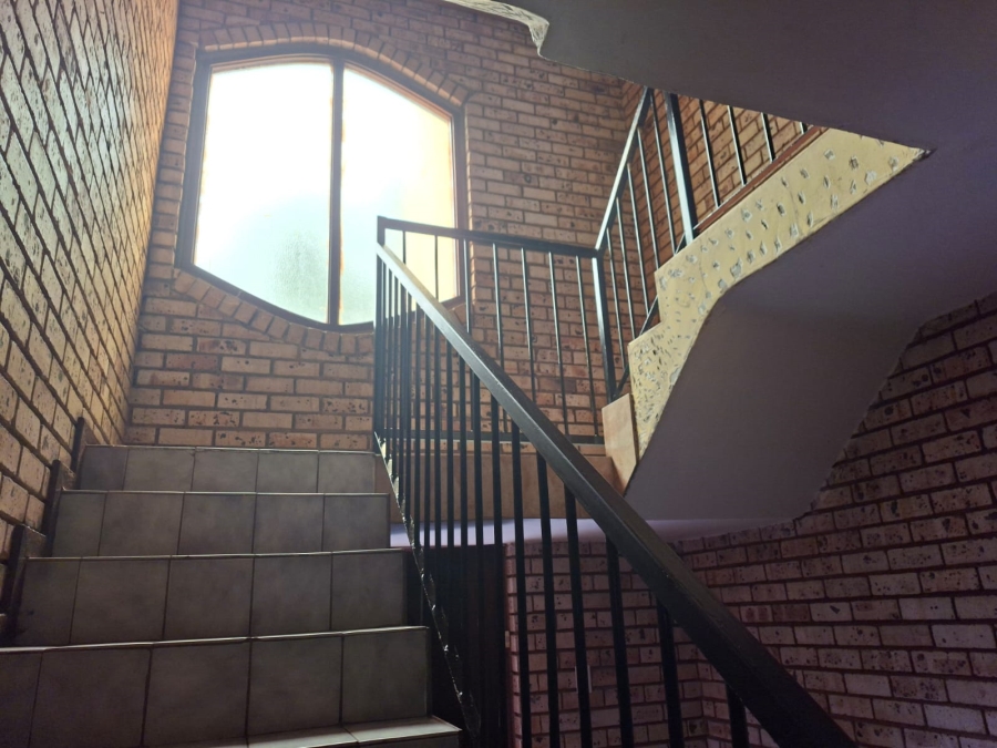 5 Bedroom Property for Sale in Eersterust Gauteng