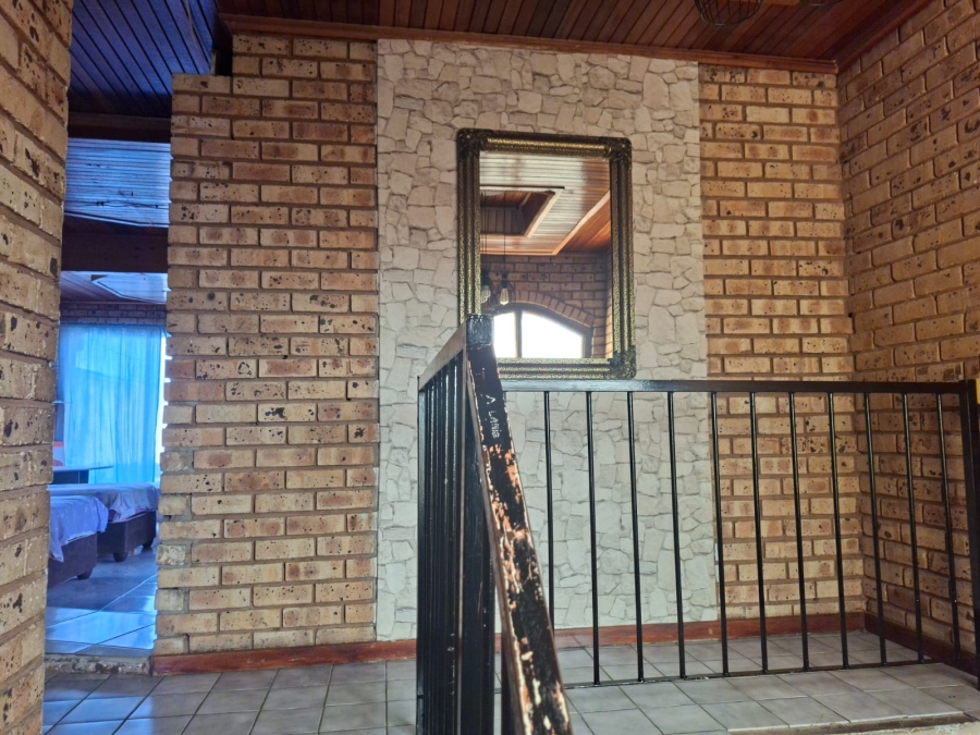 5 Bedroom Property for Sale in Eersterust Gauteng