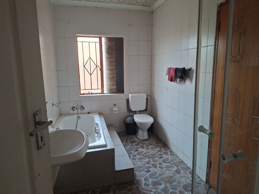 5 Bedroom Property for Sale in Eersterust Gauteng