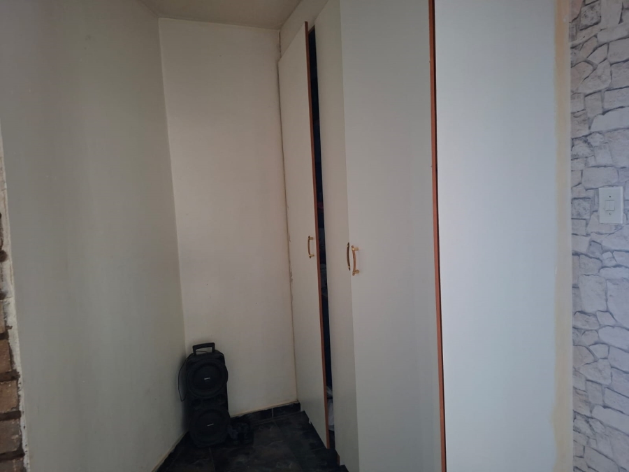 5 Bedroom Property for Sale in Eersterust Gauteng