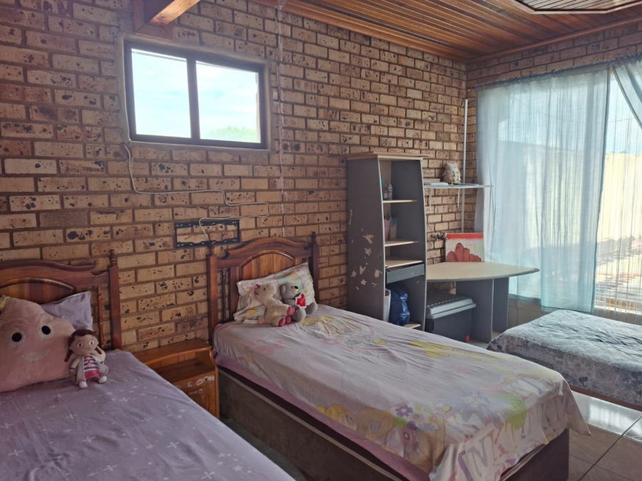 5 Bedroom Property for Sale in Eersterust Gauteng