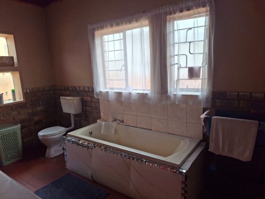 5 Bedroom Property for Sale in Eersterust Gauteng