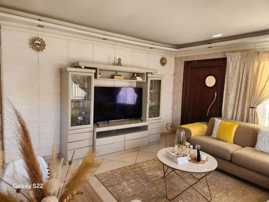 3 Bedroom Property for Sale in Crystal Park Gauteng