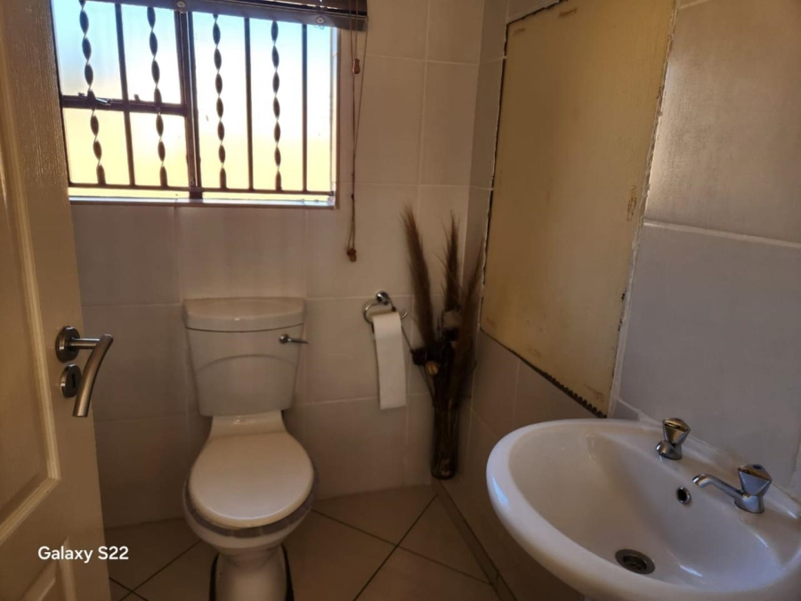 3 Bedroom Property for Sale in Crystal Park Gauteng