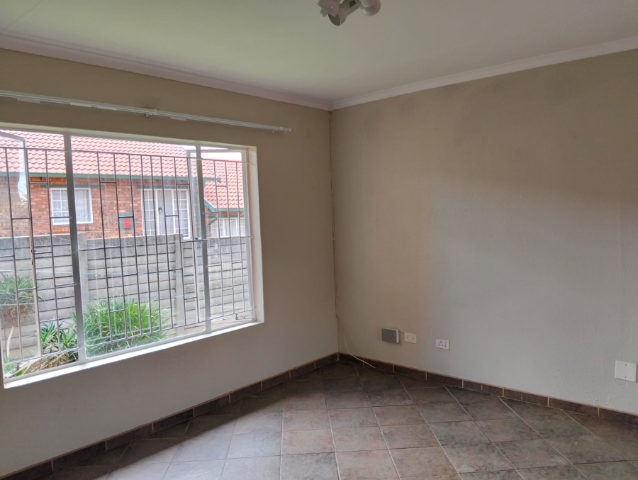 2 Bedroom Property for Sale in Birchleigh Gauteng