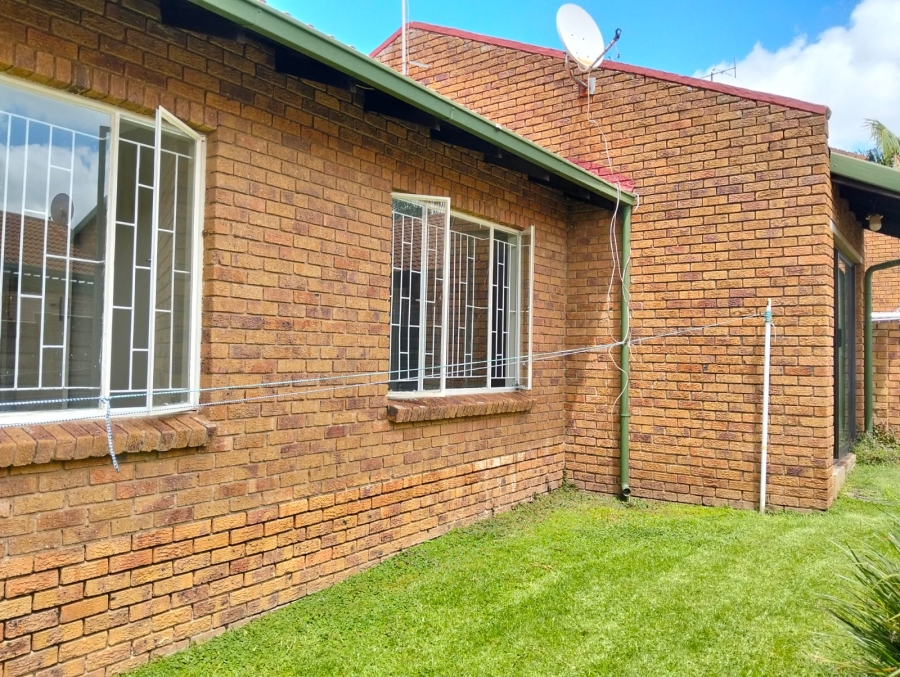 2 Bedroom Property for Sale in Birchleigh Gauteng