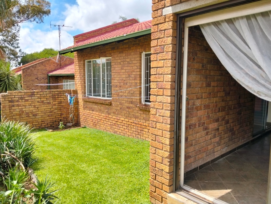 2 Bedroom Property for Sale in Birchleigh Gauteng