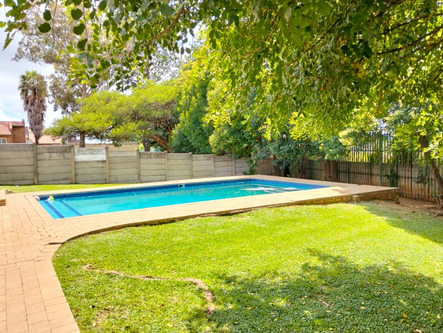2 Bedroom Property for Sale in Birchleigh Gauteng