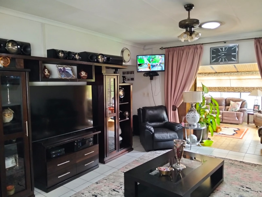 4 Bedroom Property for Sale in Esther Park Gauteng