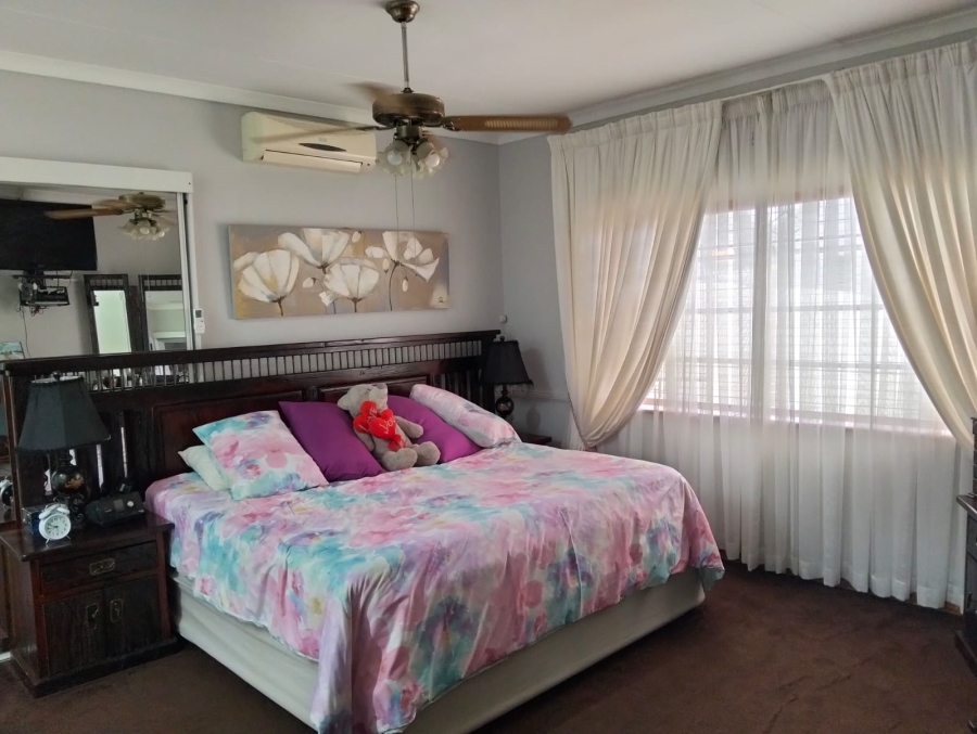 4 Bedroom Property for Sale in Esther Park Gauteng