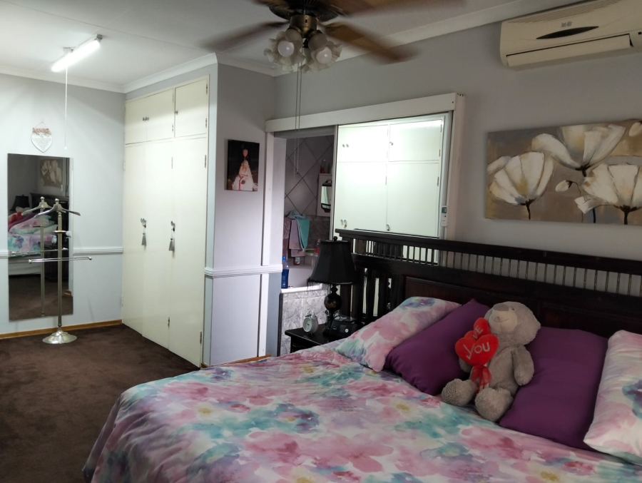 4 Bedroom Property for Sale in Esther Park Gauteng