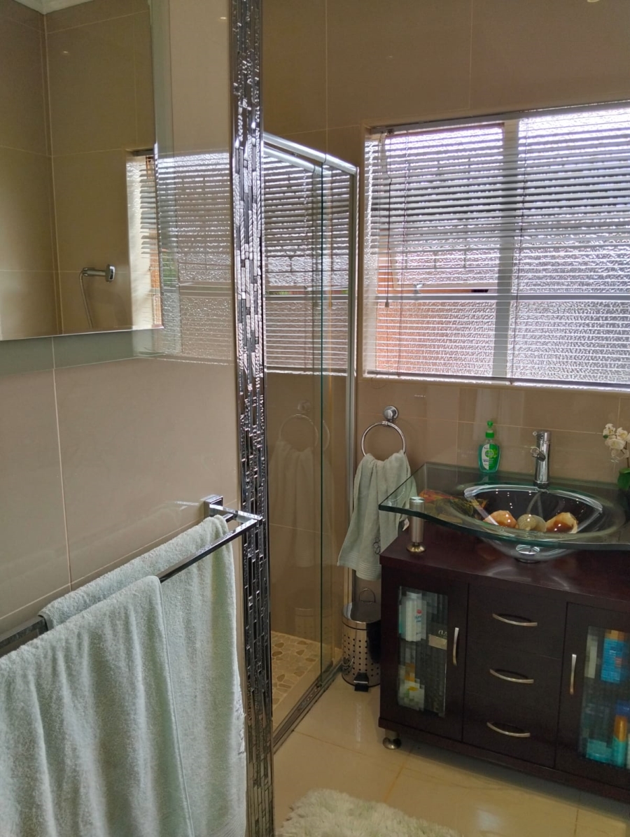 4 Bedroom Property for Sale in Esther Park Gauteng