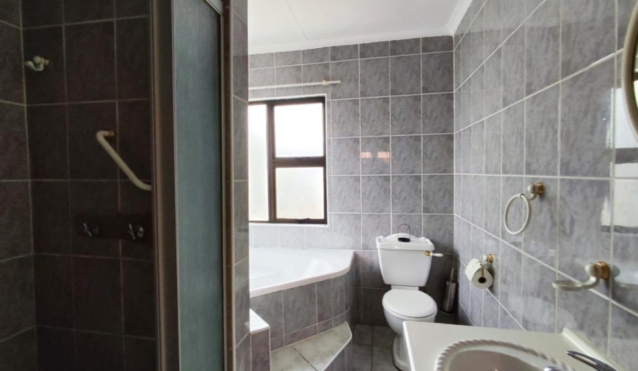 4 Bedroom Property for Sale in Bartlett Gauteng