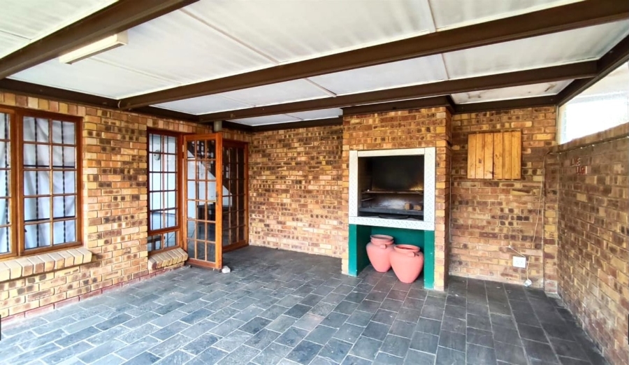 4 Bedroom Property for Sale in Bartlett Gauteng
