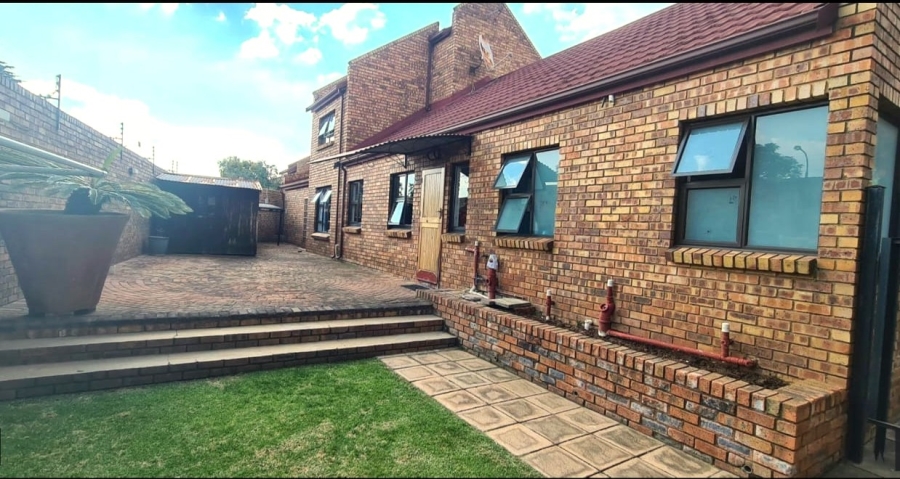4 Bedroom Property for Sale in Bartlett Gauteng