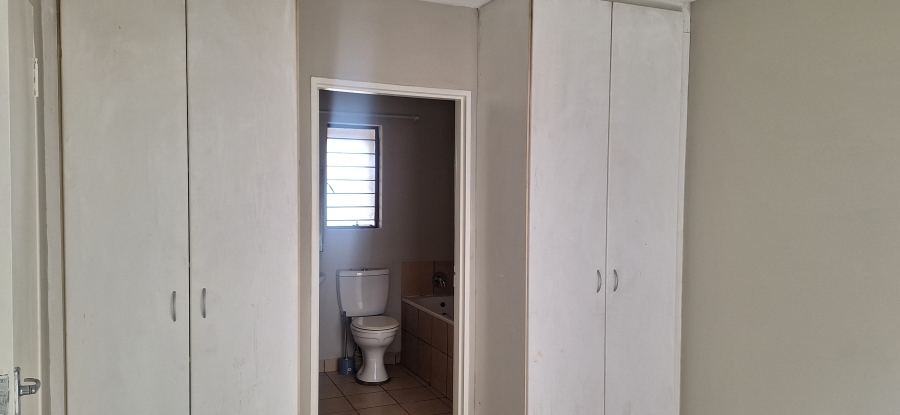 1 Bedroom Property for Sale in Esther Park Gauteng