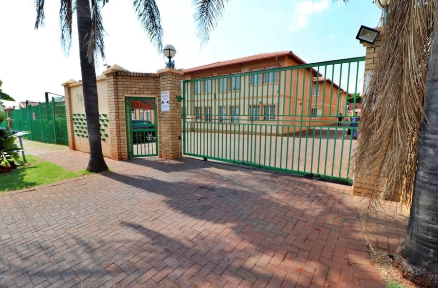 2 Bedroom Property for Sale in Bezuidenhout Valley Gauteng