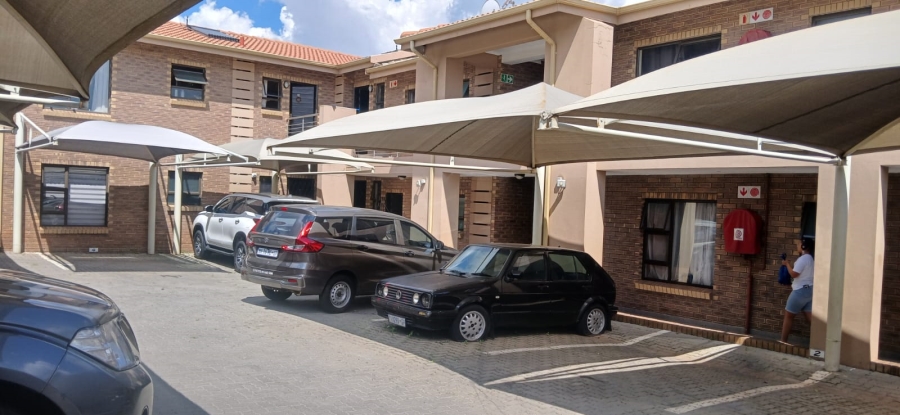 1 Bedroom Property for Sale in Primrose Hill Gauteng