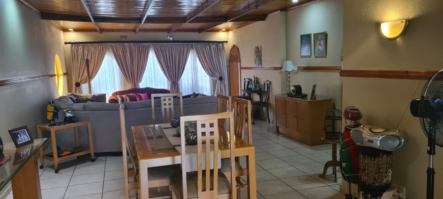 3 Bedroom Property for Sale in Dunnottar Gauteng