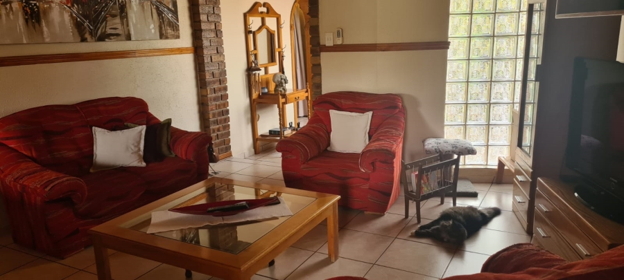 3 Bedroom Property for Sale in Dunnottar Gauteng