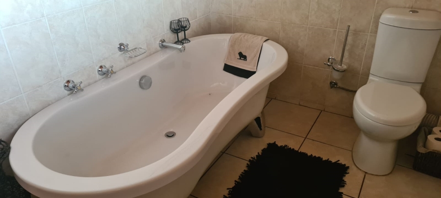 3 Bedroom Property for Sale in Dunnottar Gauteng