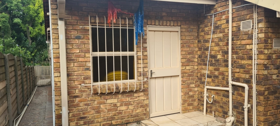 3 Bedroom Property for Sale in Dunnottar Gauteng