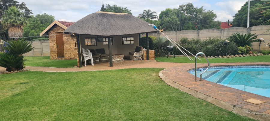 3 Bedroom Property for Sale in Dunnottar Gauteng