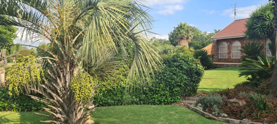 3 Bedroom Property for Sale in Dunnottar Gauteng