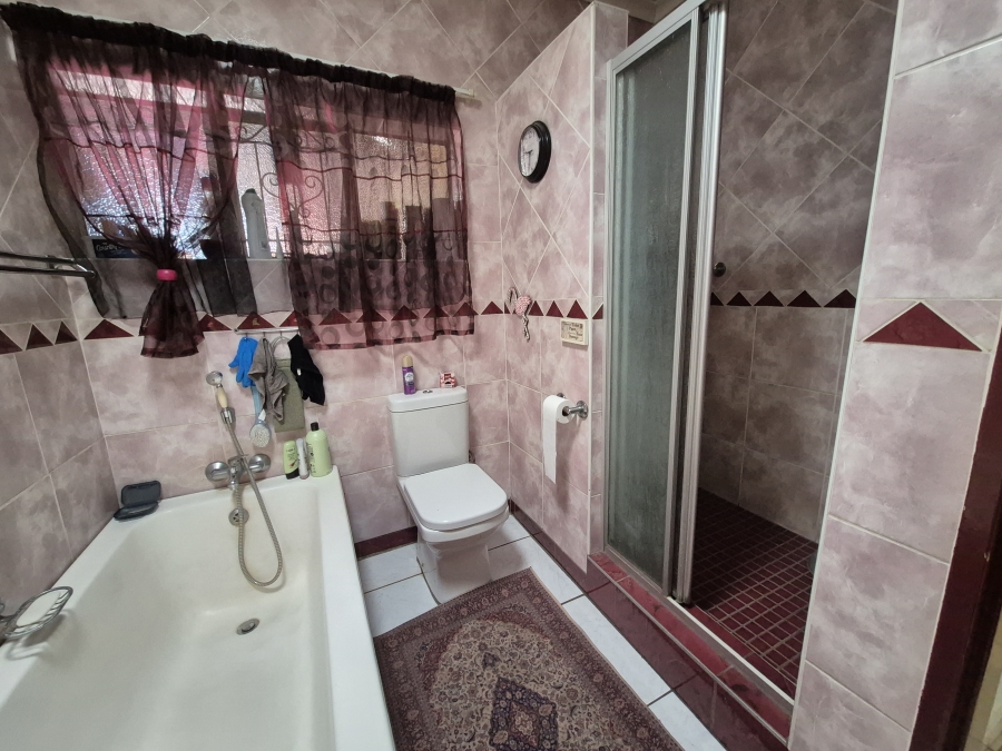 4 Bedroom Property for Sale in Gerdview Gauteng