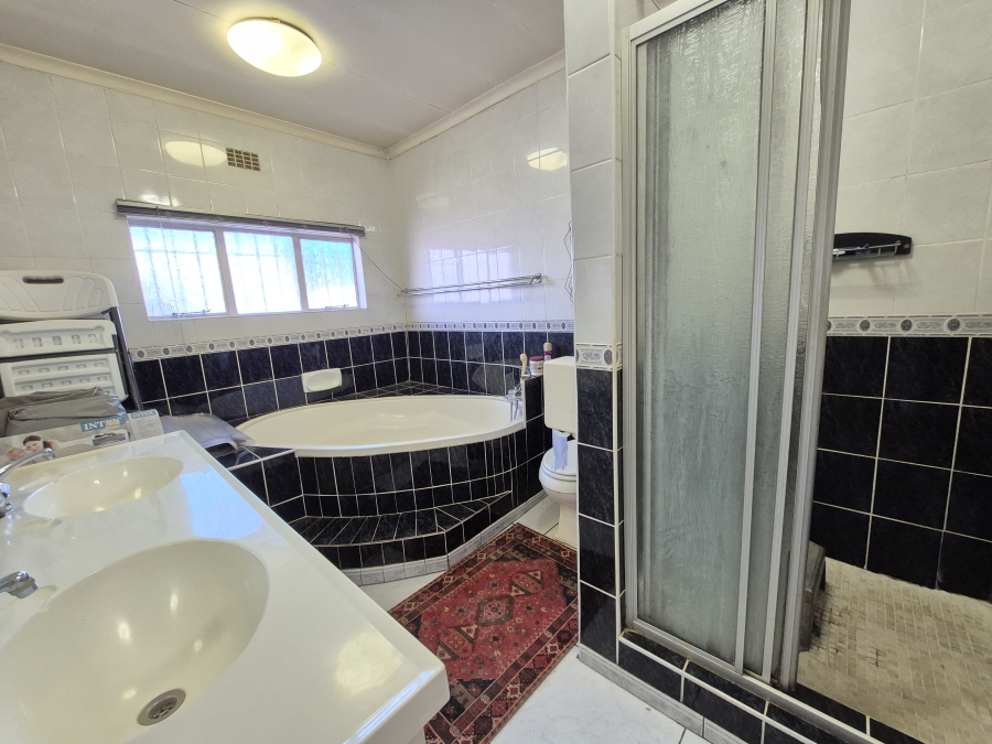 4 Bedroom Property for Sale in Gerdview Gauteng