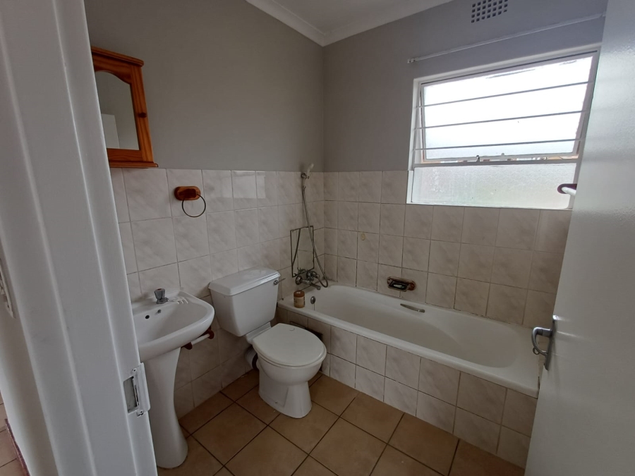 2 Bedroom Property for Sale in Glen Marais Gauteng