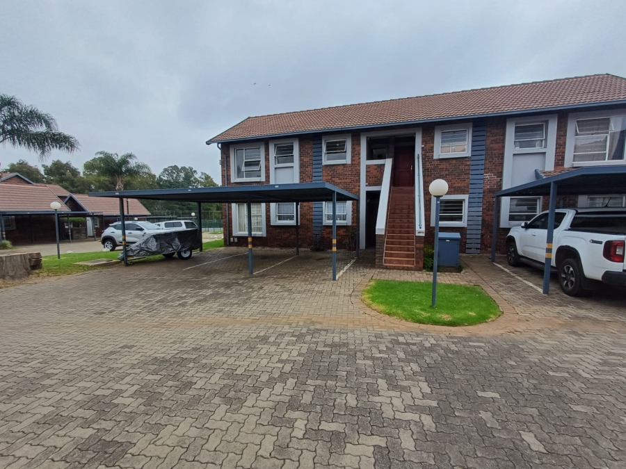 2 Bedroom Property for Sale in Glen Marais Gauteng