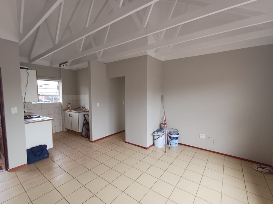 2 Bedroom Property for Sale in Glen Marais Gauteng